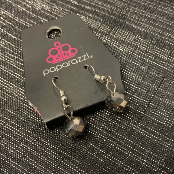 6/$20 Paparazzi Accessories Round Gray Beaded Silver Tone Dangle Earrings New - Picture 3 of 4